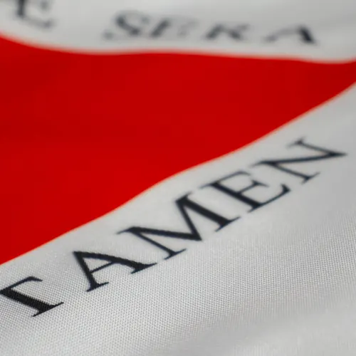 Detalhe do caimento da bandeira de Minas Gerais